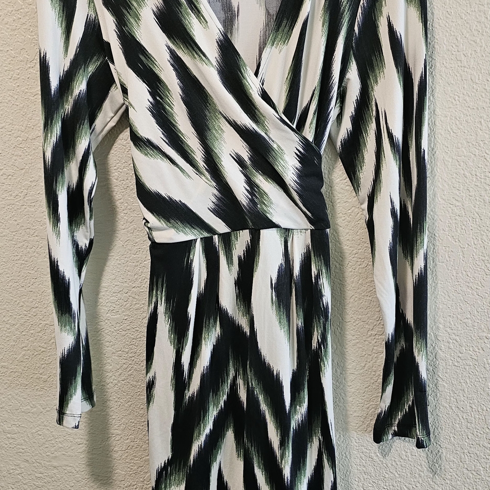 Elegant Black, White, and Green Long Sleeve Dress